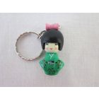 Kokeshi baba kulcstartó - zöld