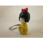 Kokeshi baba kulcstartó - sárga
