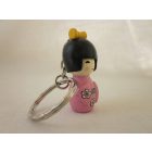 Kokeshi baba kulcstartó - rózsaszín