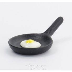 Pálcika tartó- tükörtojás serpenyőben